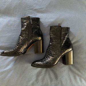 Donald Pliner, patent black snake boots, New 6